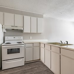 kitchen at Magnolia Terrace located in Macon, GA