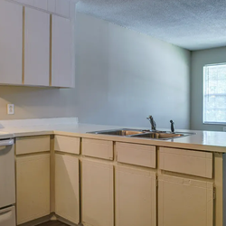 kitchen at Magnolia Terrace located in Macon, GA