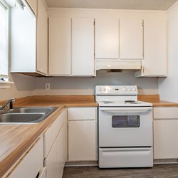 kitchen at Magnolia Terrace located in Macon, GA